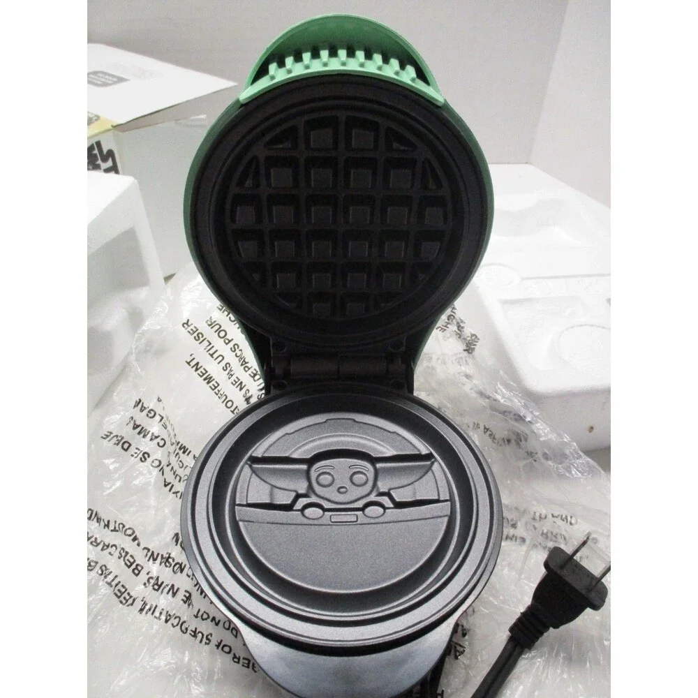 Star Wars The Mandalorian Child Baby Yoda Grogu 4” Mini Waffle Maker Disney